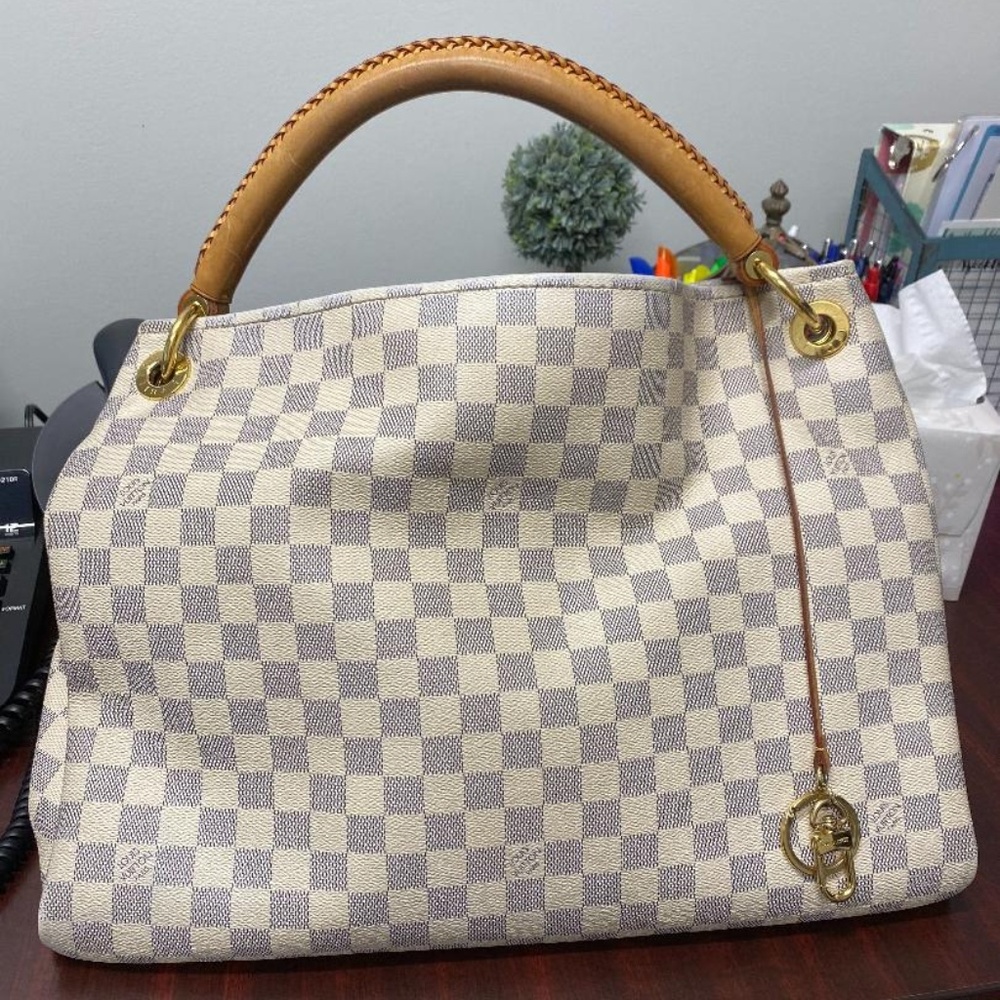 Louis Vuitton Artsy MM 7052 handbag